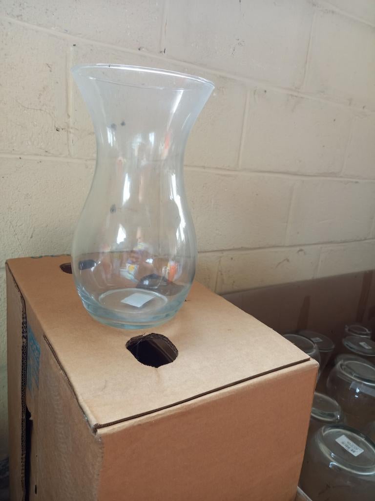 LOTS DE 28 VASES, Enlèvement