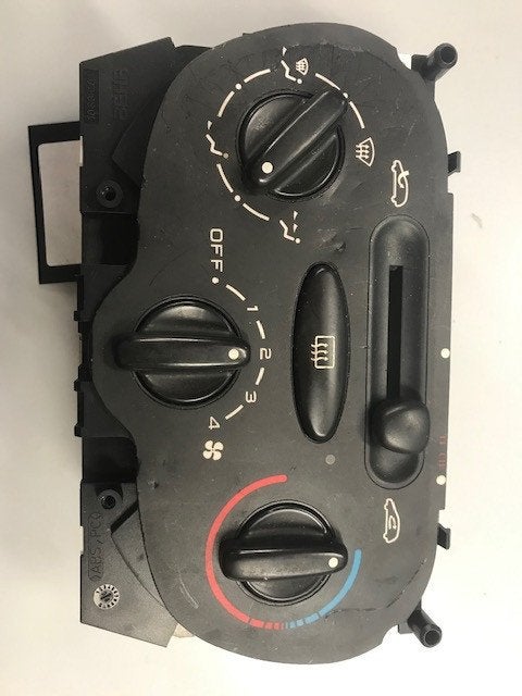 BEDIENINGSPANEEL VERWARMING 206 (2A / C/H/J/S) (10689-01), Kontakt-peugeot@peugeot.com, Gebruikt, Peugeot Deutschland GmbH, Bahnhofsplatz
65423  Rüsselsheim, DE