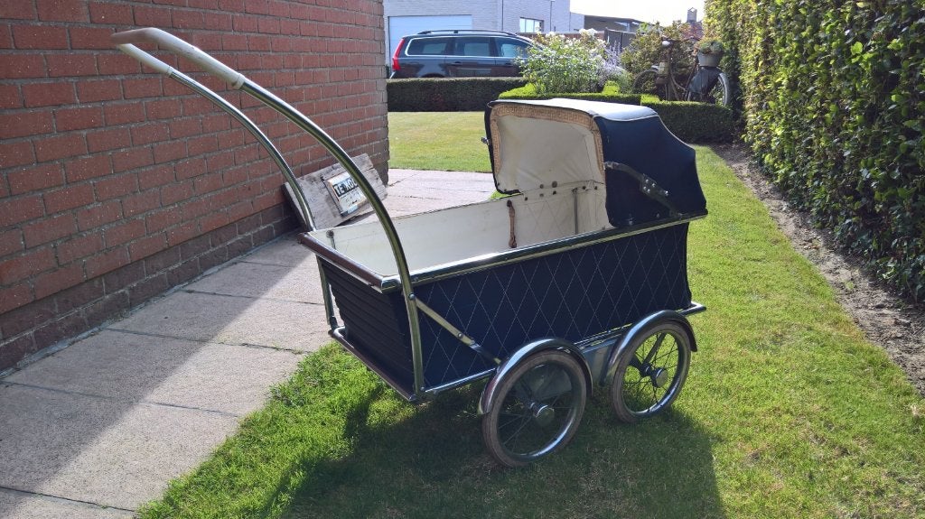Oude kinderwagen  merk  SUPERIA, Antiek en Kunst, Ophalen