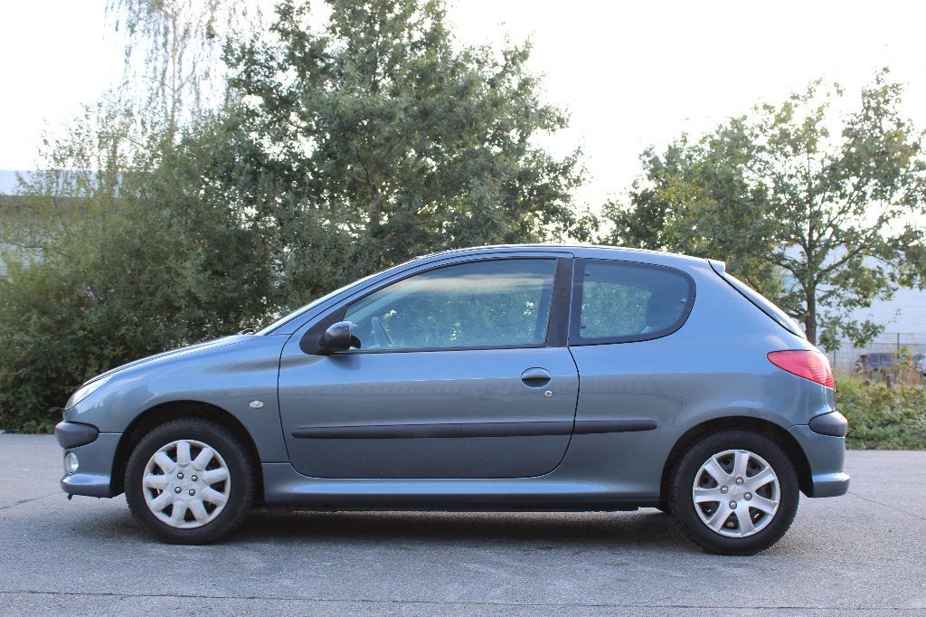 Peugeot 206 1.4i Grand Filou Cool, Autos, https://public.car-pass.be/vhr/71f50fc1-7d8f-4dda-ac21-c09ec063e5d9?lang=nl, Achat, Verrouillage central