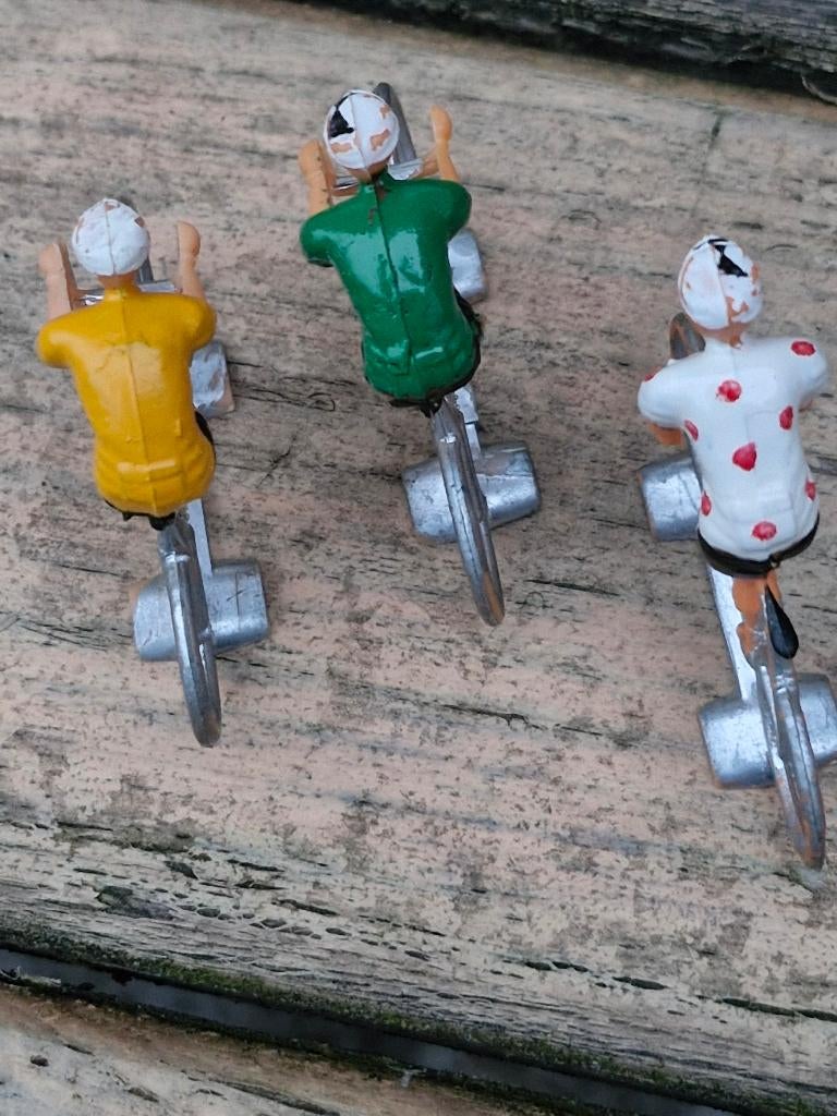 Pilotes du Tour de France, Envoi
