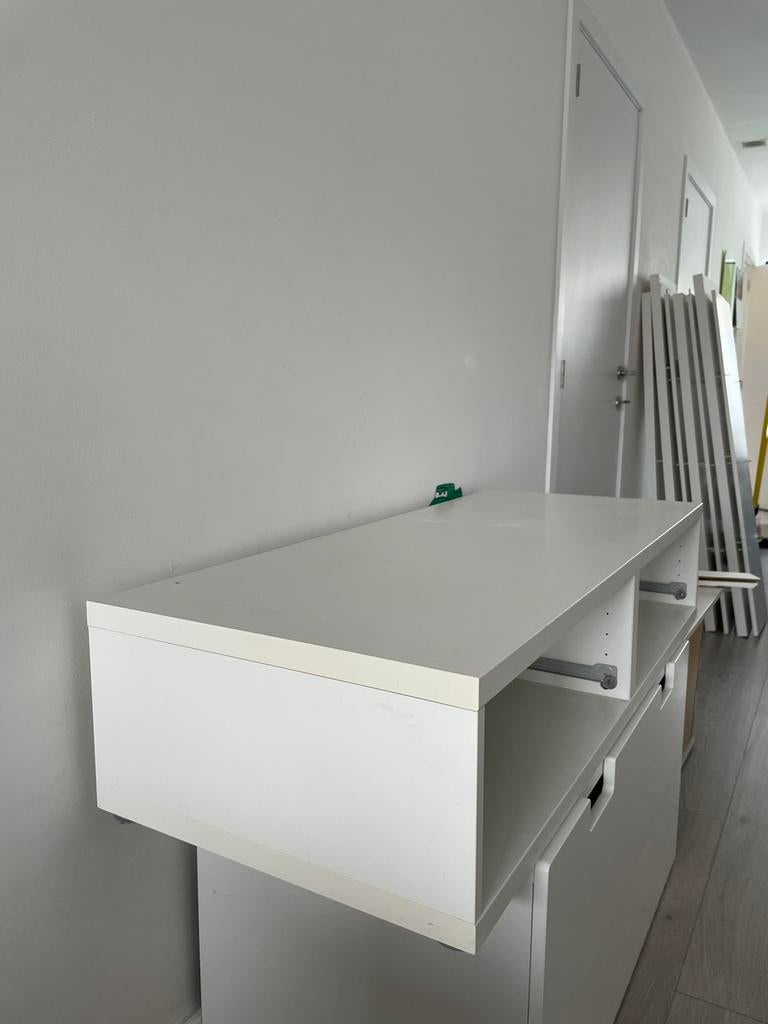 Wit BESTÅ tv-meubel van IKEA, Enlèvement, Utilisé