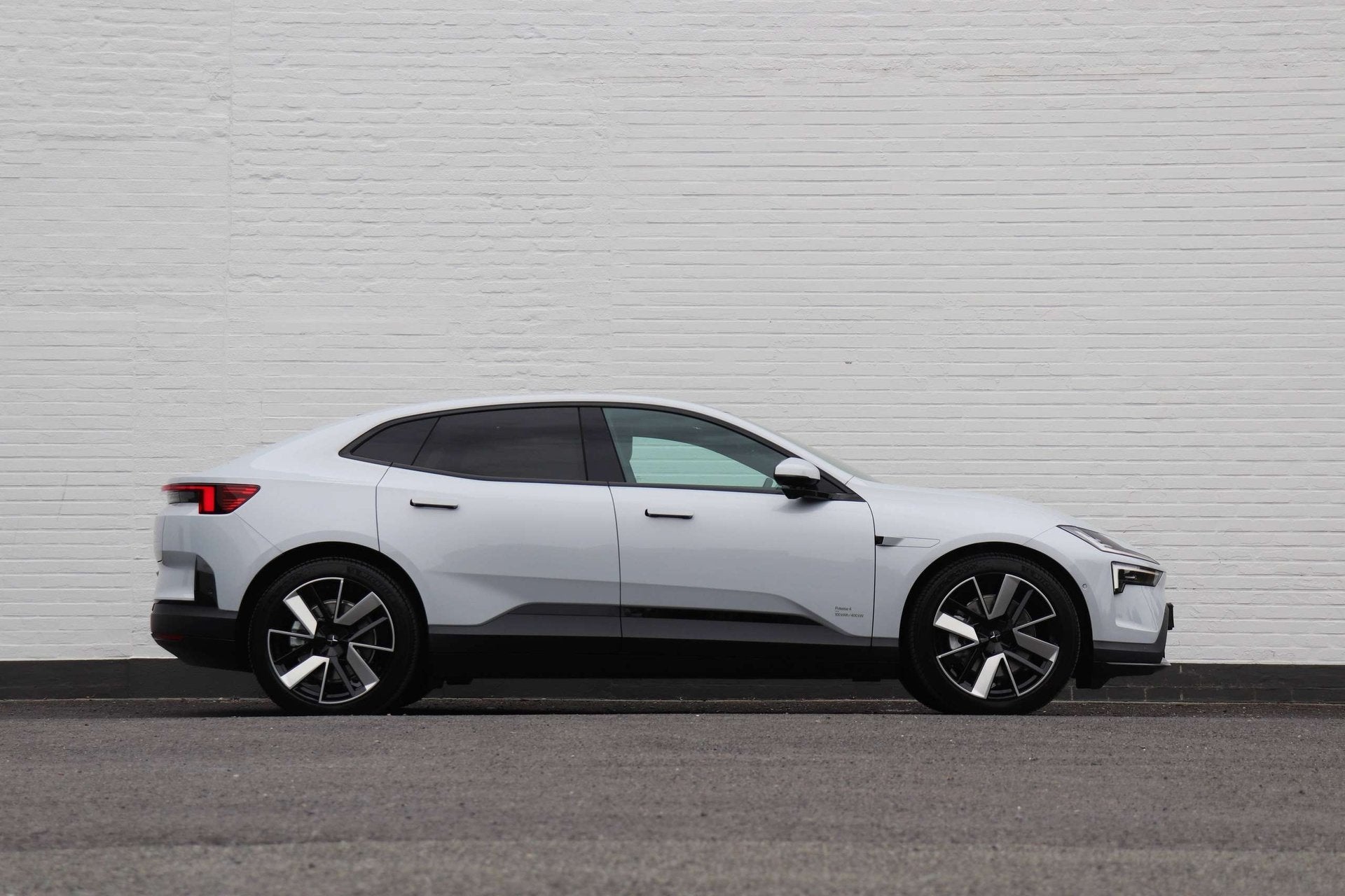 Polestar 4 100 kWh Long Range Dual Motor - Plus&Pilot/NappaL, Auto's, Polestar, Automaat, Dealer onderhouden, 544 pk, 5 zetels