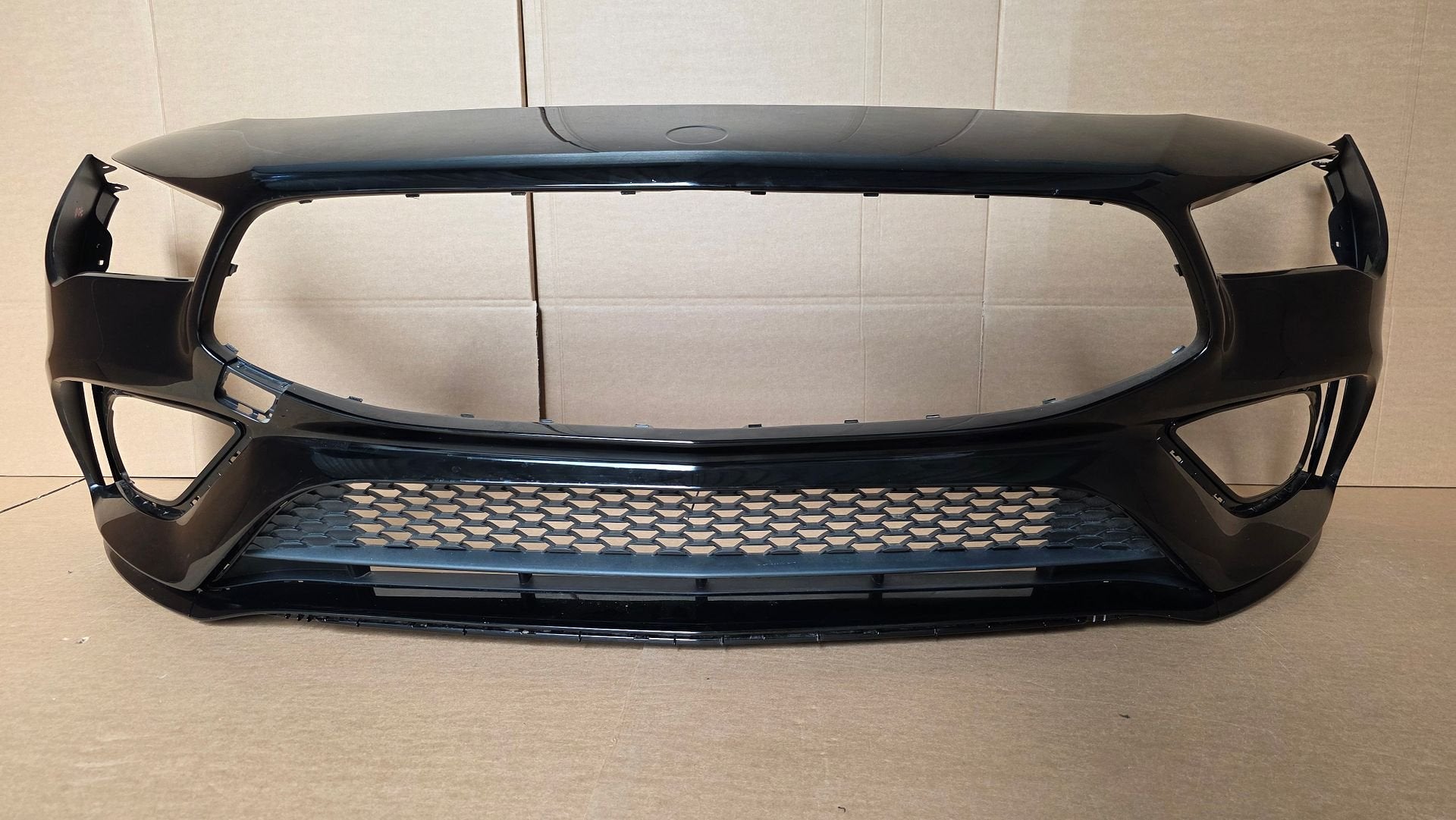 Voorbumper Mercedes Cla Klasse W118 AMG Line Bumper MOOI, Origine de la pièce connue, Utilisé, -, Avant