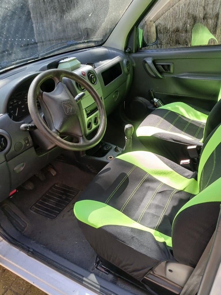 Berlingo laagste prijs 300euro, Auto's, Bestelwagens en Lichte vracht, Particulier, Citroën, Diesel, Euro 3, Handgeschakeld, Wit