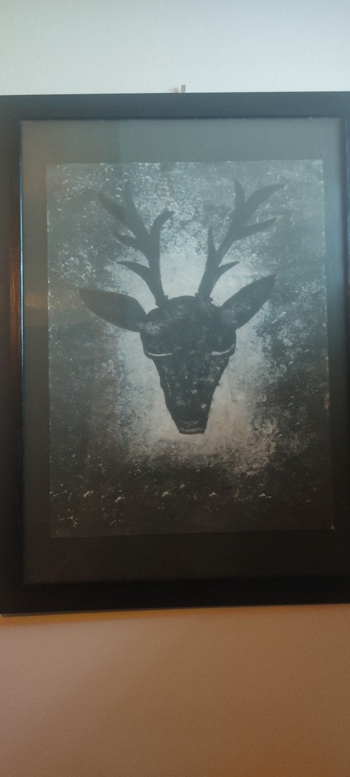 hertenkop acrilverf 57x78cm zwarte kader, Ophalen