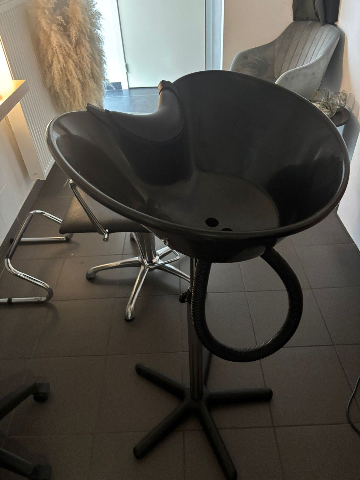 Draagbare wasbak kapper, Ophalen
