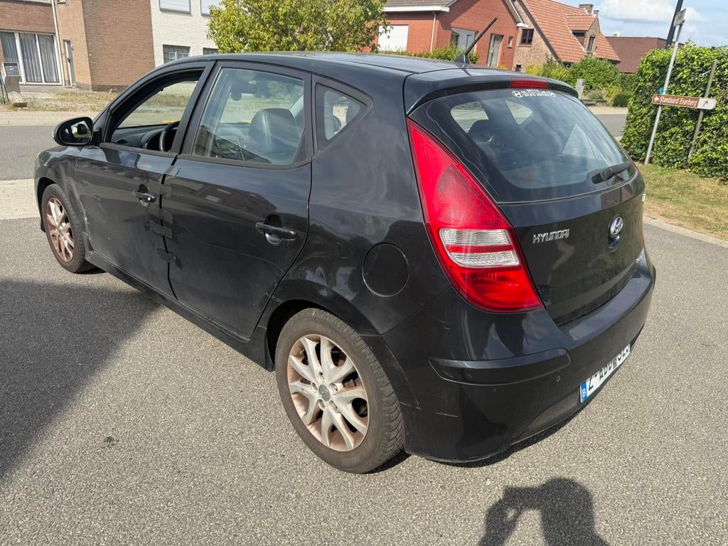 Hyundai i30 2011 1.6 CRDI AUTOMATIQUE  EURO 5 Leger Degats, Autos, Entretenue par le concessionnaire, Noir, 5 portes, Particulier