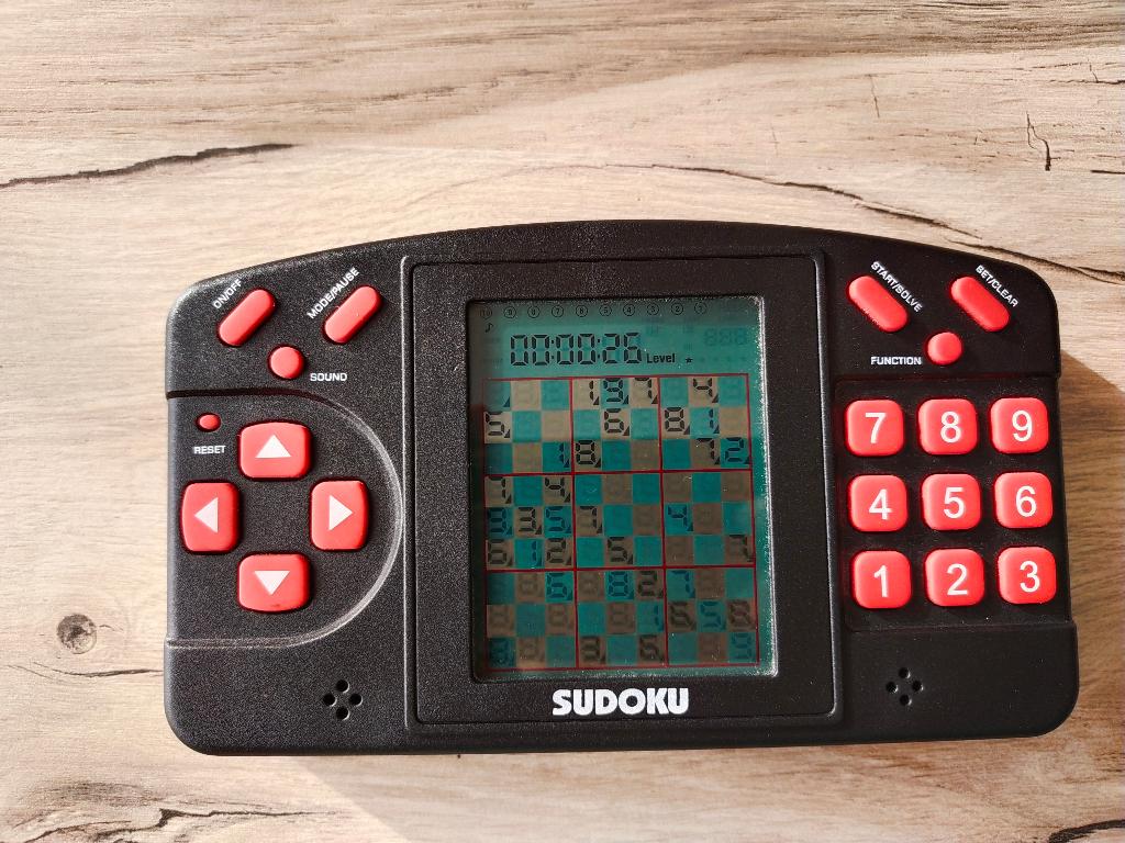 Jeu électronique de "Sudoku", Hobby & Loisirs créatifs, Sport cérébral & Puzzles, Enlèvement ou Envoi, Comme neuf, Autres types