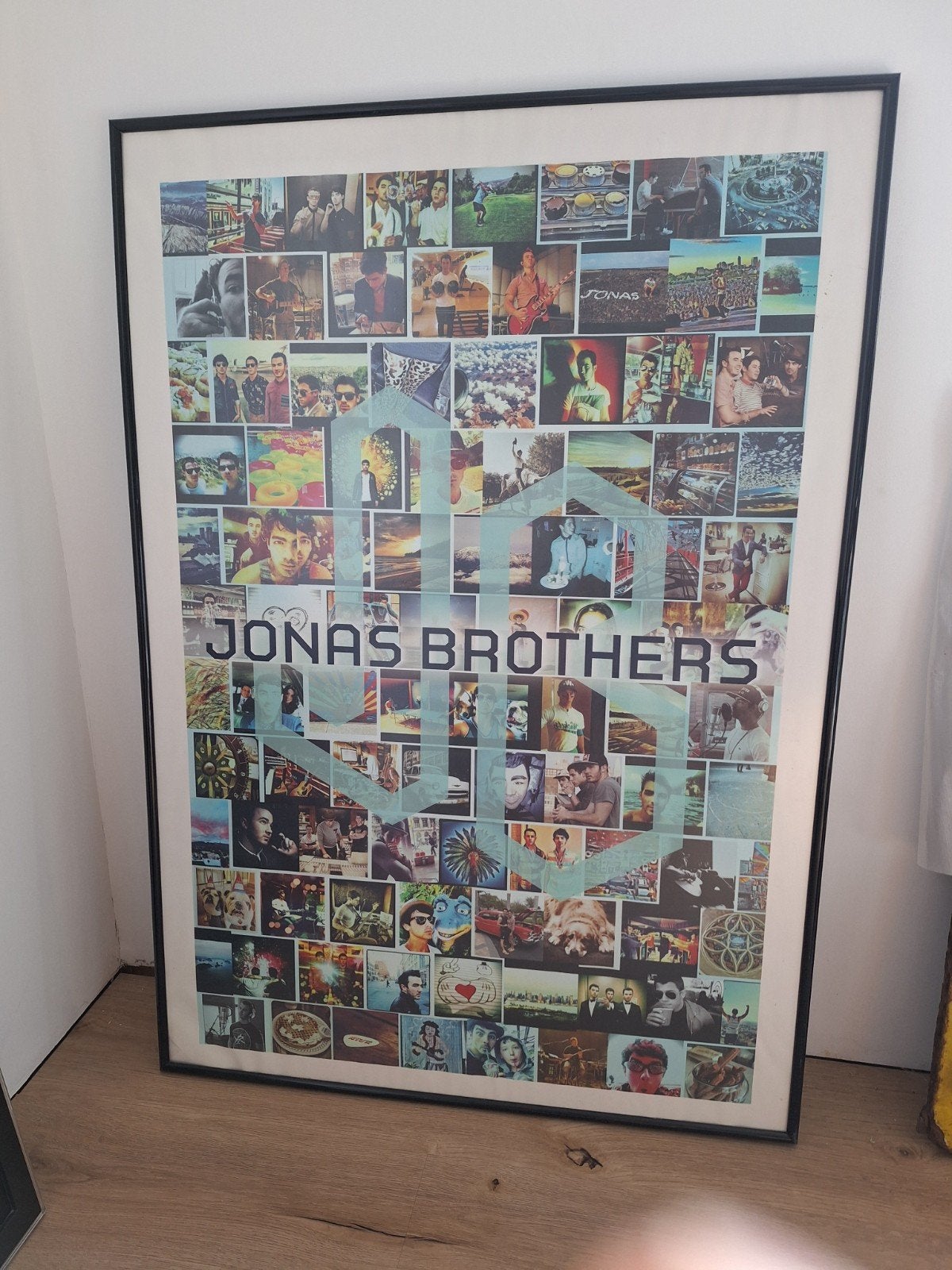 poster Jonas Brothers, Ophalen