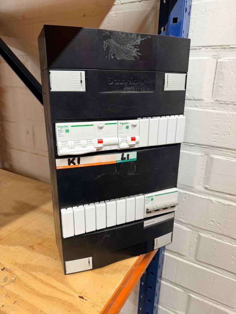 Schneider verdeelkast – 1 maand oud, Doe-het-zelf en Bouw, Elektriciteit en Kabels, Zo goed als nieuw, Ophalen of Verzenden