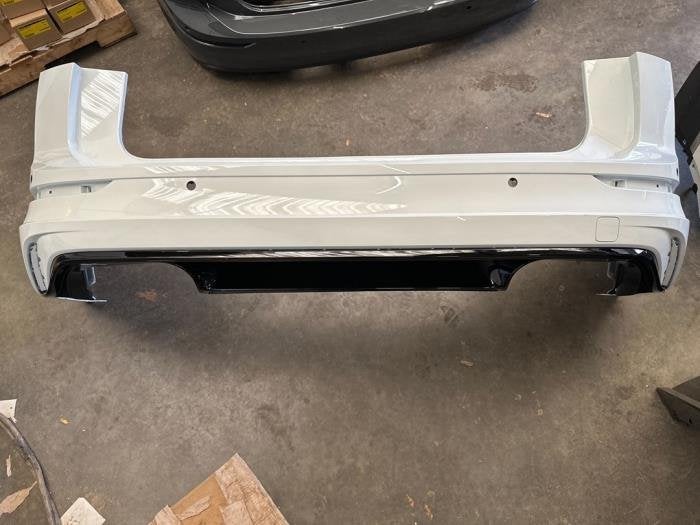 Achterbumper van een Volkswagen Golf (LC9A), Gebruikt, -, Volkswagen, -