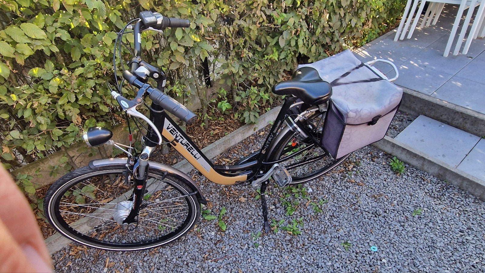 Elektrische damesfiets merk venturelli, Ophalen, Gebruikt, 50 km per accu of meer, Overige merken