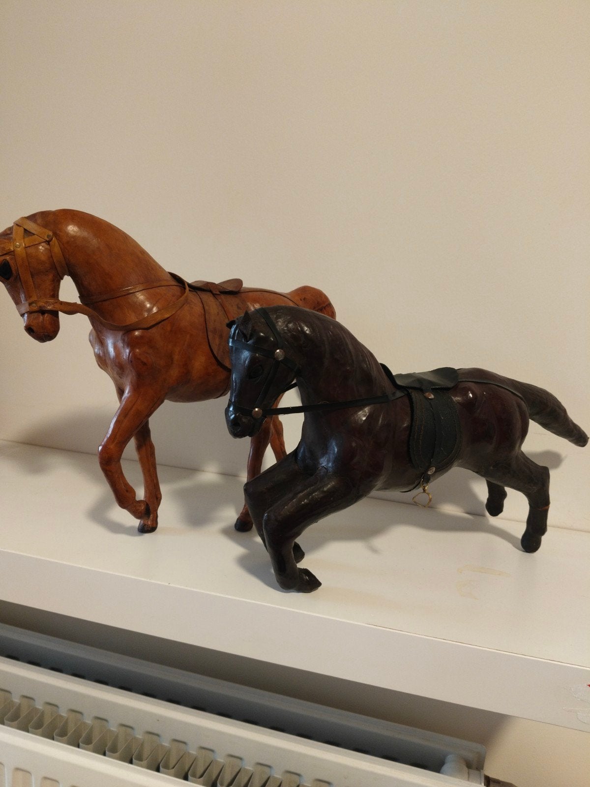 pair of leather horses, Verzamelen, Dierenverzamelingen, Ophalen