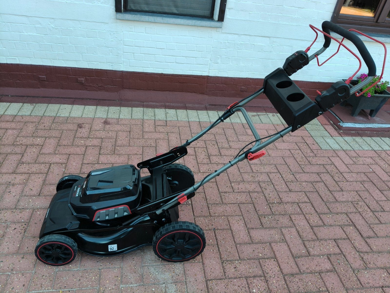 Grasmaaier op batterijen nieuwstaat eenmaal gebruikt, Tuin en Terras, Ophalen