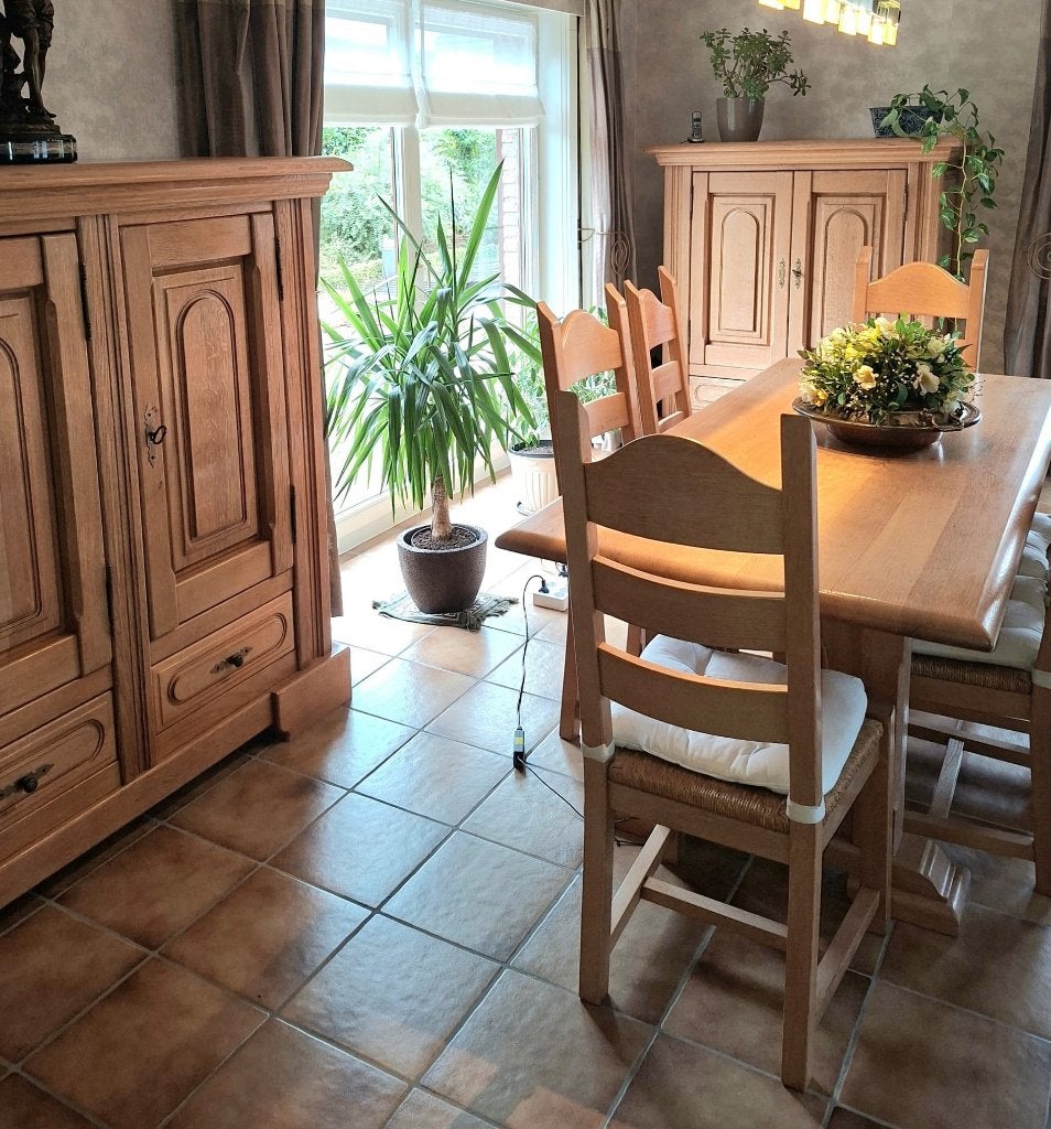 complete eiken, volledig massief,eetplaats,zo goed als nieuw, Huis en Inrichting, Kasten | Dressoirs, Ophalen, Klassiek, Eikenhout