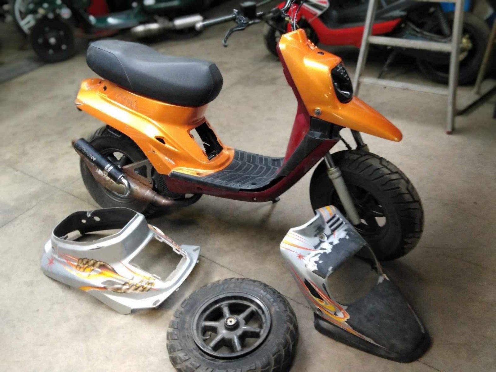 disponible class A contre nitro spitro stunt, Neuf, Aerox, Enlèvement, Deux-temps