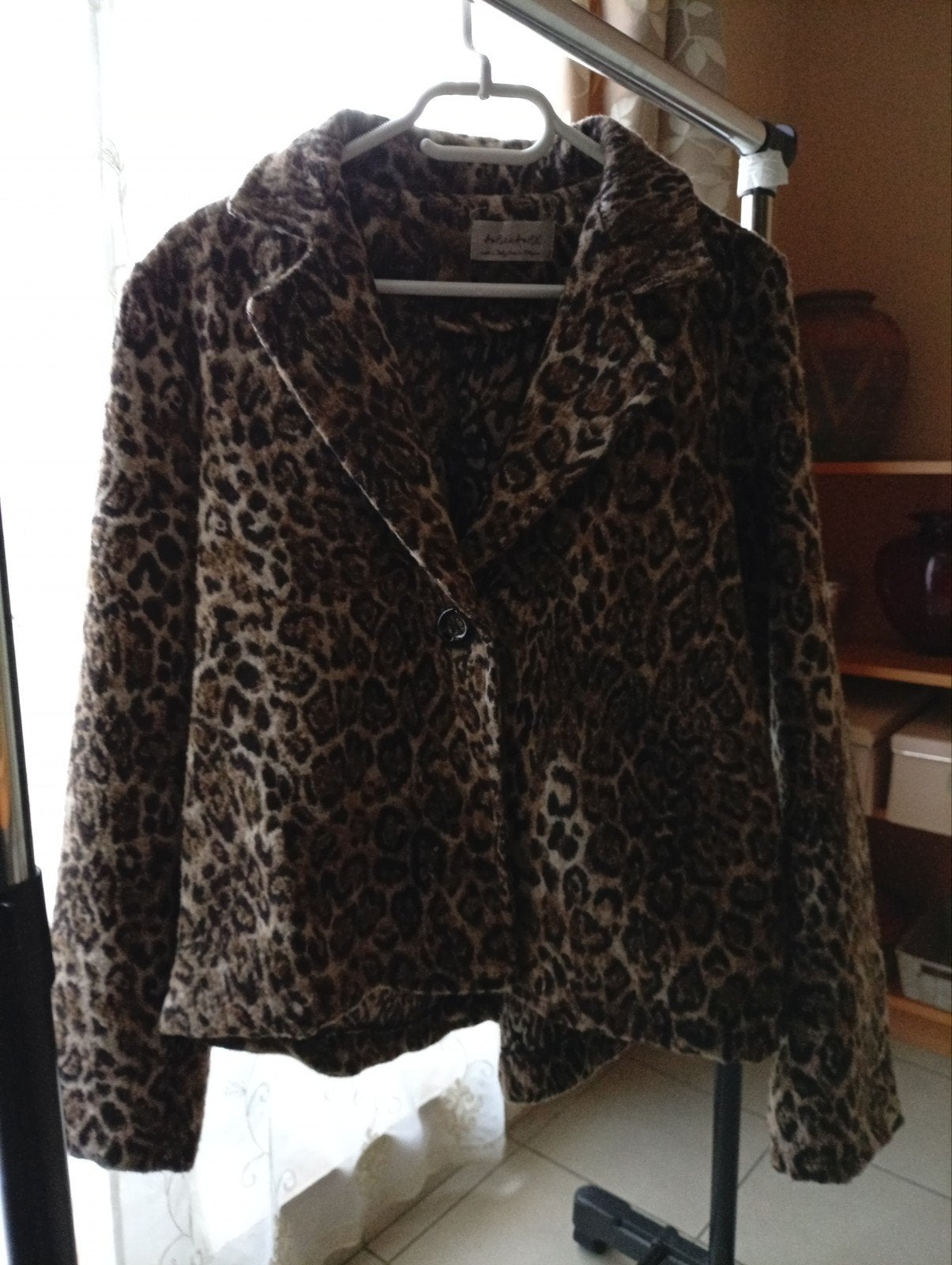 manteau court léopard Amélie & Amélie, Enlèvement, Manteau