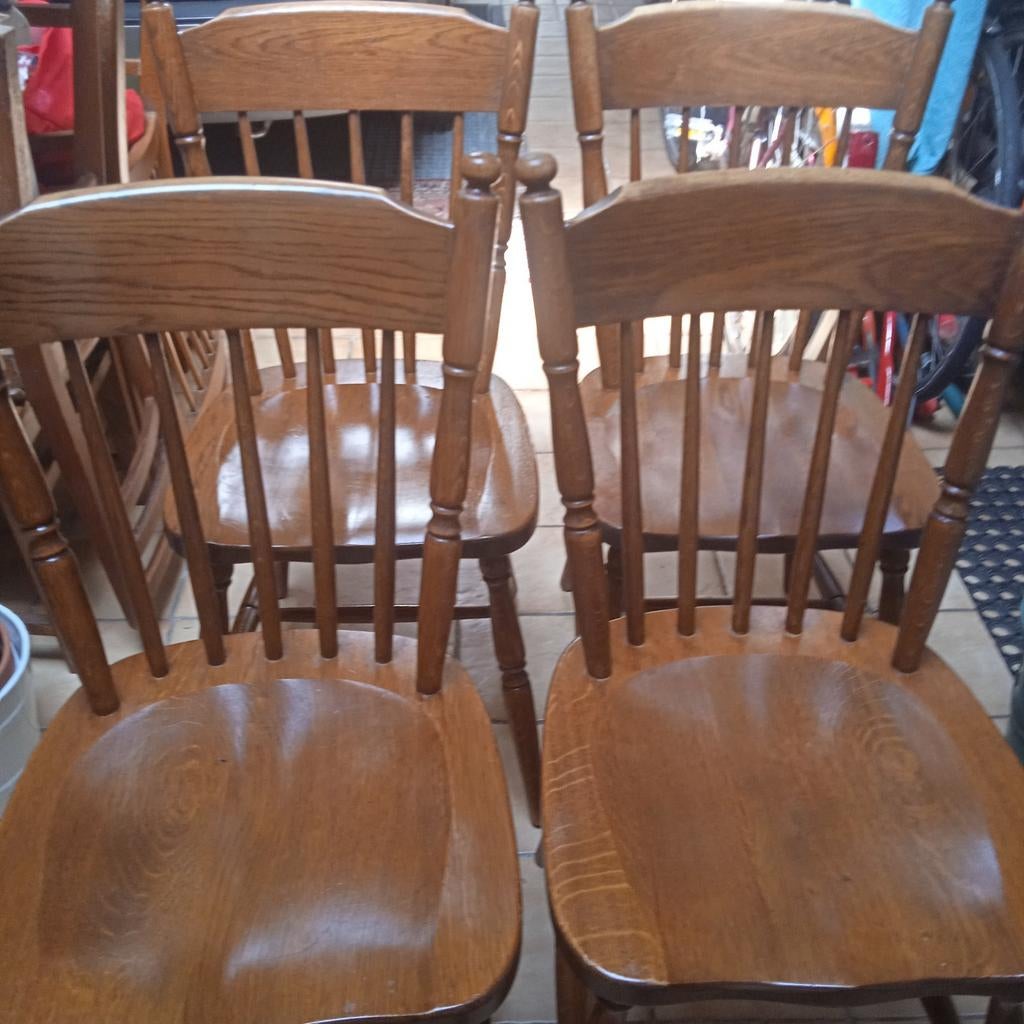 4 chaises robustes en chêne, bon état, Enlèvement