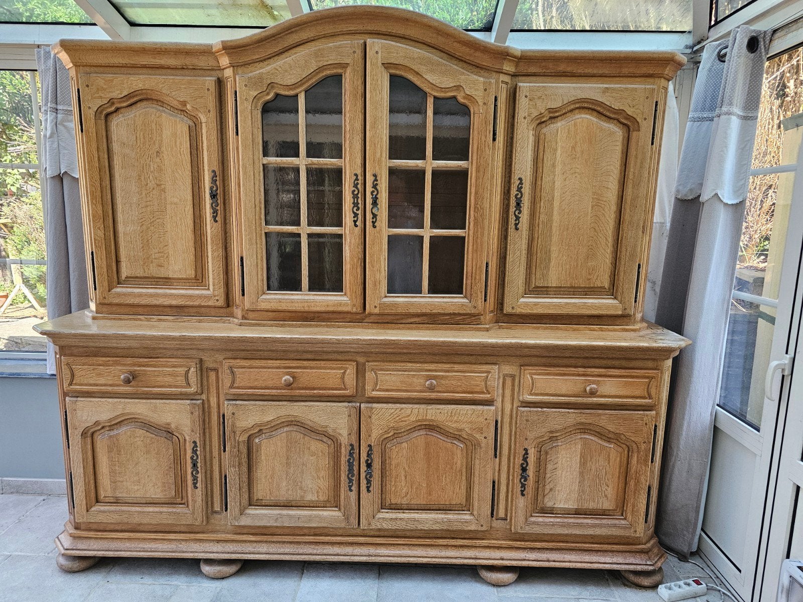 Buffet en chêne, Maison & Meubles, Armoires | Buffets, Chêne
