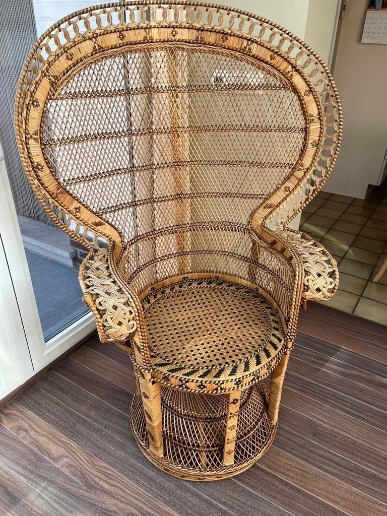 Rotan Pauwenstoel, Enlèvement