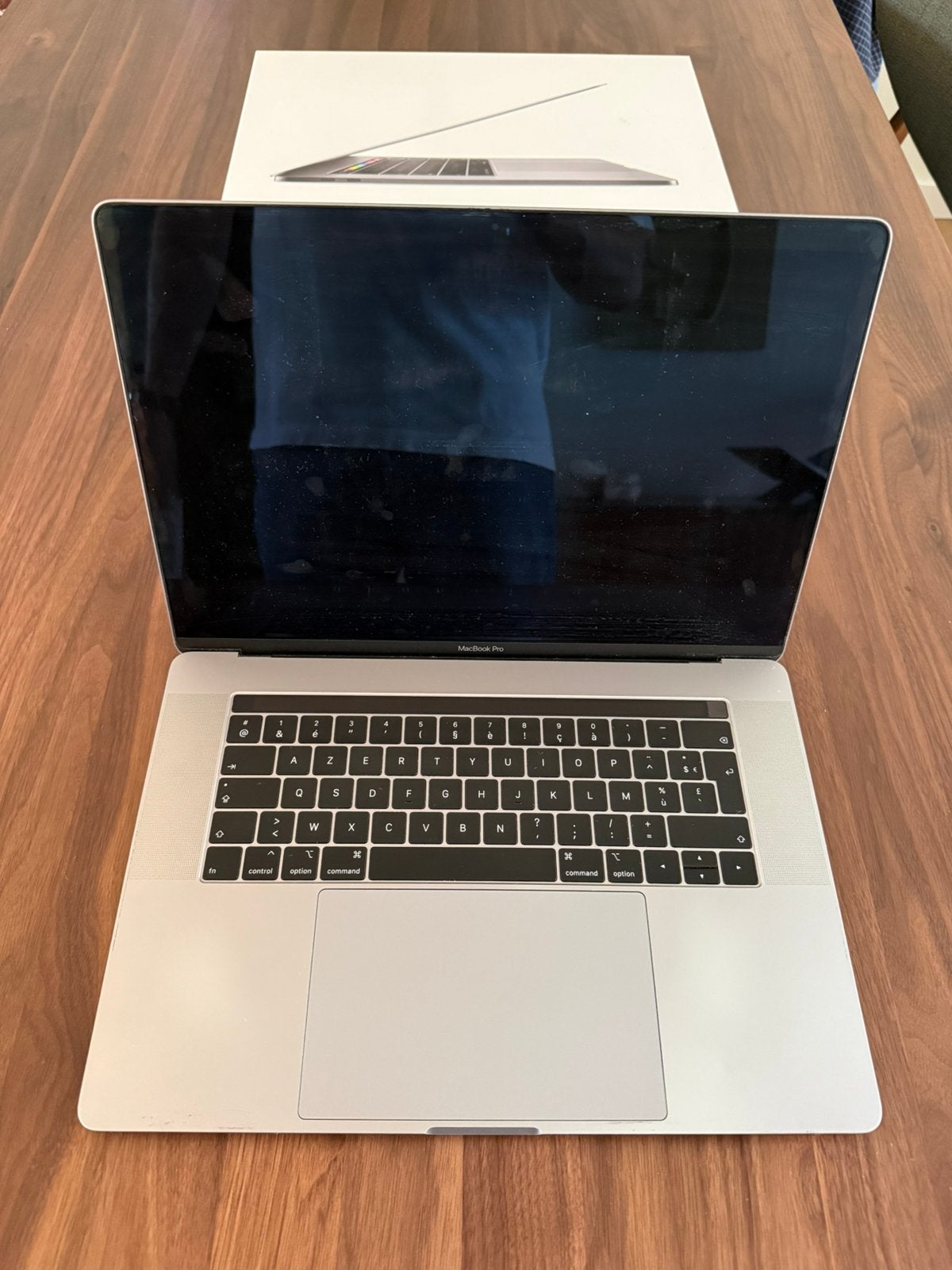 Apple MacBook Pro 15” met touchbar, Computers en Software, Ophalen, Gebruikt, 256 GB, 2 tot 3 Ghz