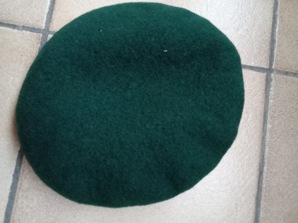 Béret vert dû 2 cod para commando taille 56 en très bon état, Verzamelen, Ophalen of Verzenden