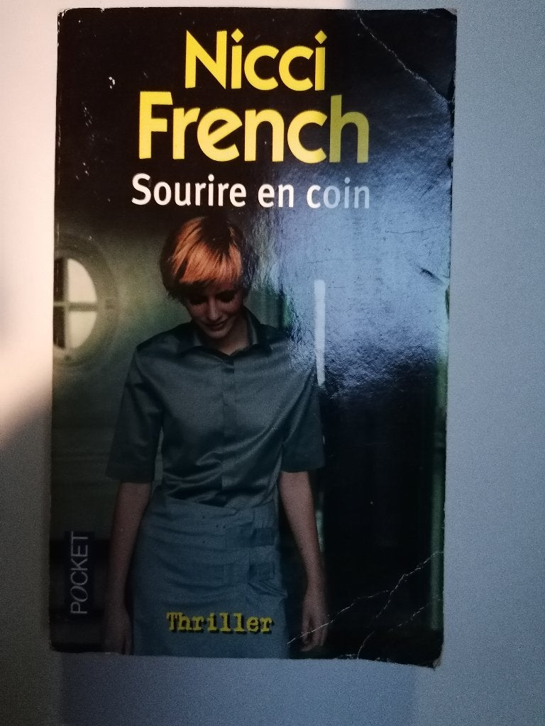 Nicci French - Sourire en coin Thrillers, Livres, Enlèvement ou Envoi, Utilisé