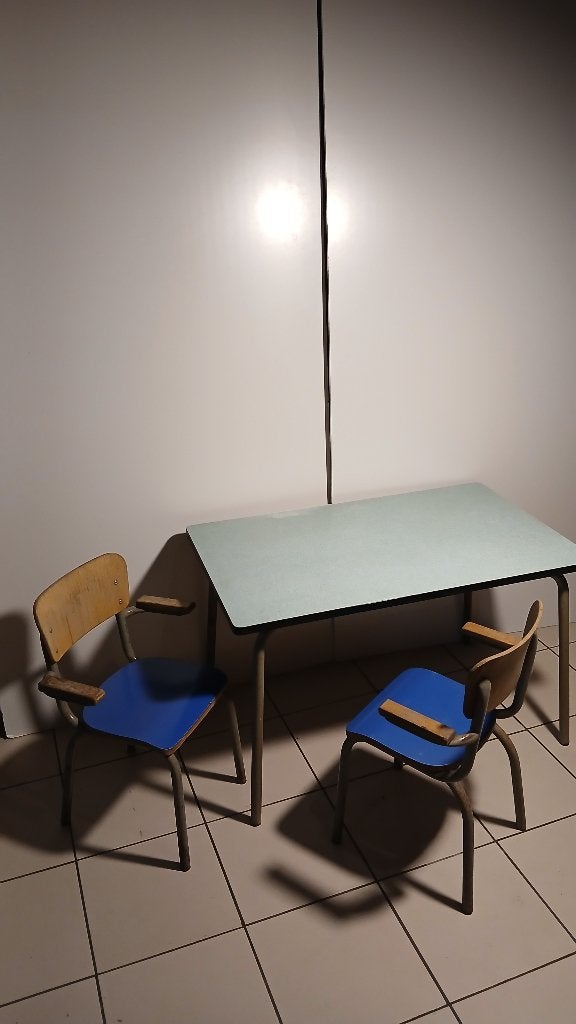 Tubax kindertafel + 2 kinderstoeltjes, Kinderen en Baby's, Ophalen, Gebruikt, Tafel(s) en Stoel(en)