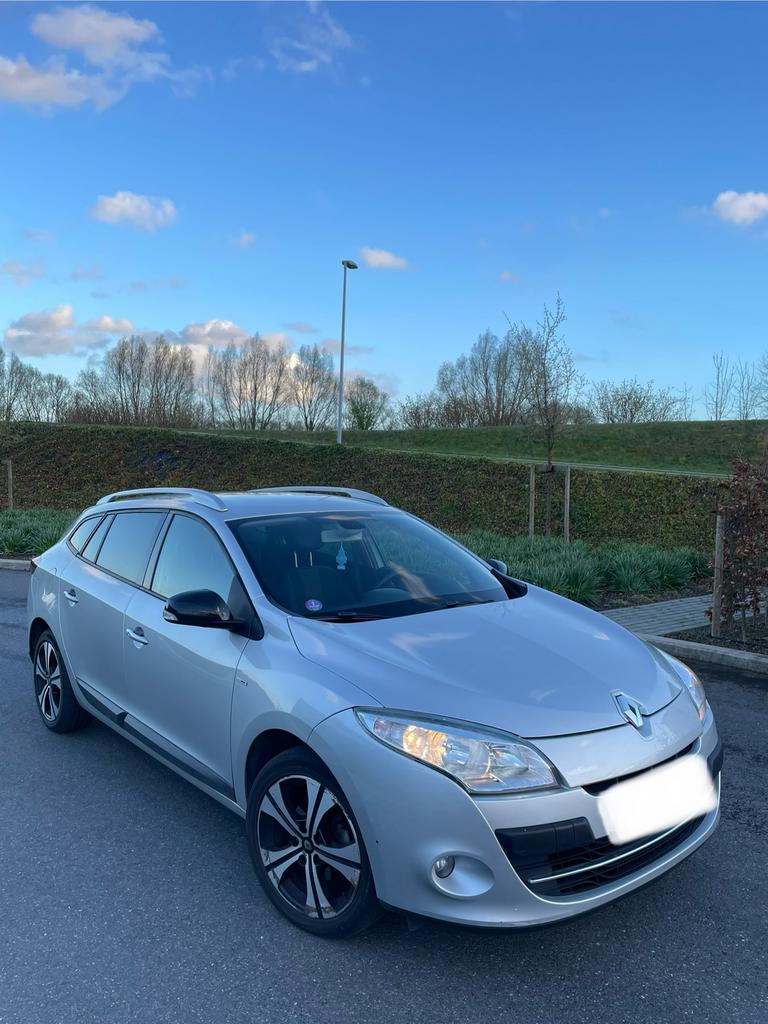 Renault Mégane 1.6i essence break Familiale, Achat, Entretenue par le concessionnaire, Particulier, Essence