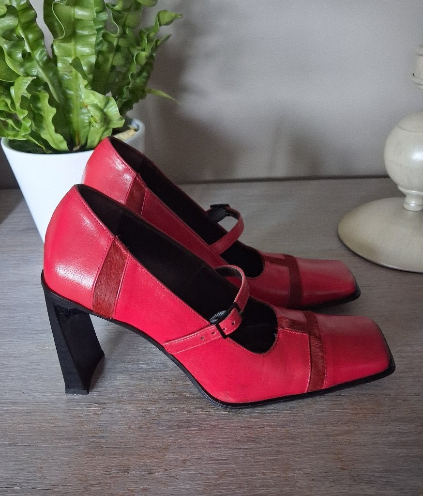 Superbes chaussures de la marque Xandres taille 37, Rouge, Enlèvement ou Envoi, Escarpins, Comme neuf