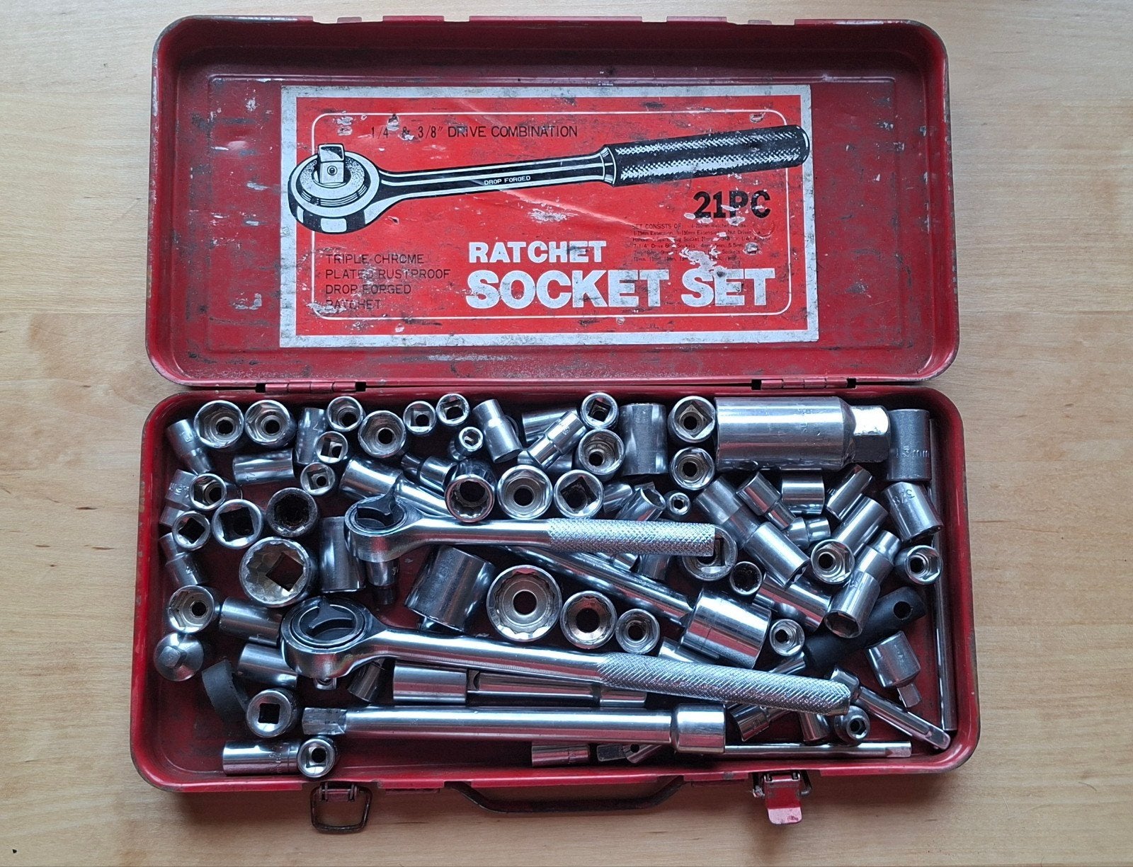 Vintage metalen gereedschapskist gevuld + Doppendoos (set), Doe-het-zelf en Bouw, Gereedschapskisten, Ophalen, Gevuld, Gebruikt