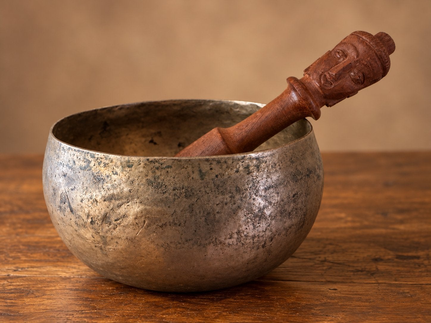 Bol chantant tibétain avec bâton en bois sculpté, Enlèvement ou Envoi, Utilisé