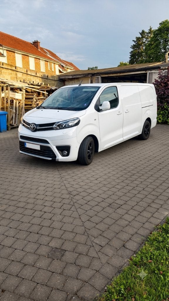 Camionnette, Autos, Achat, Euro 6, Entretenue par le concessionnaire, 5 portes