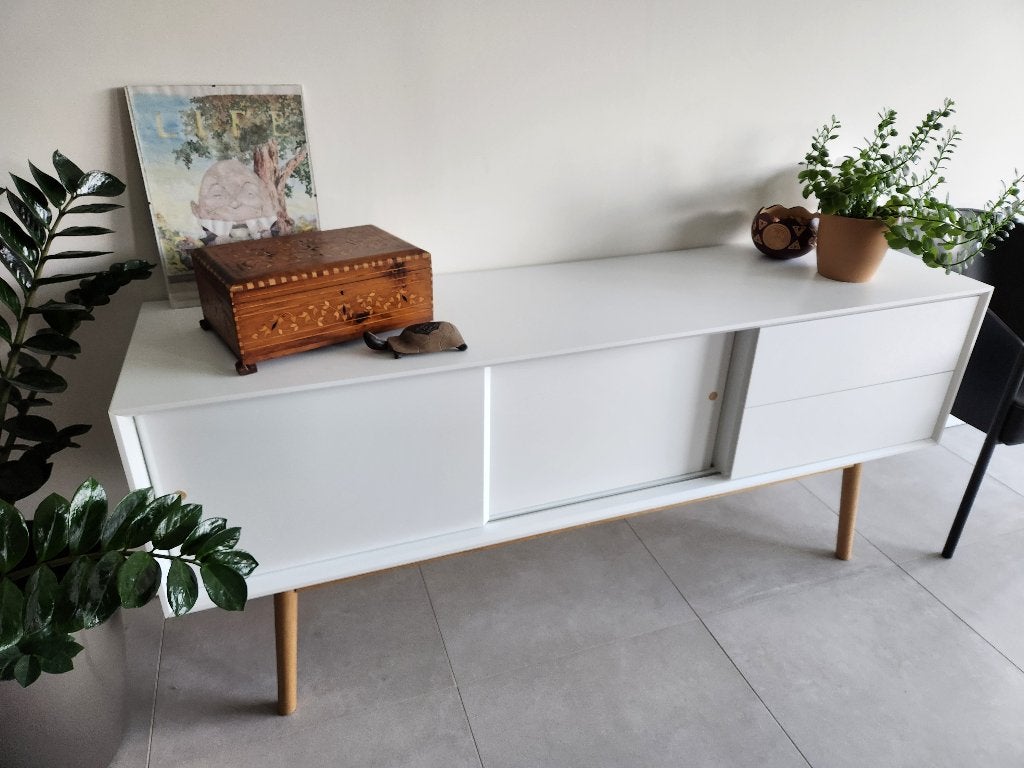 Dressoir, wit met houten accent, Ophalen, Zo goed als nieuw, Overige materialen, Met deur(en)
