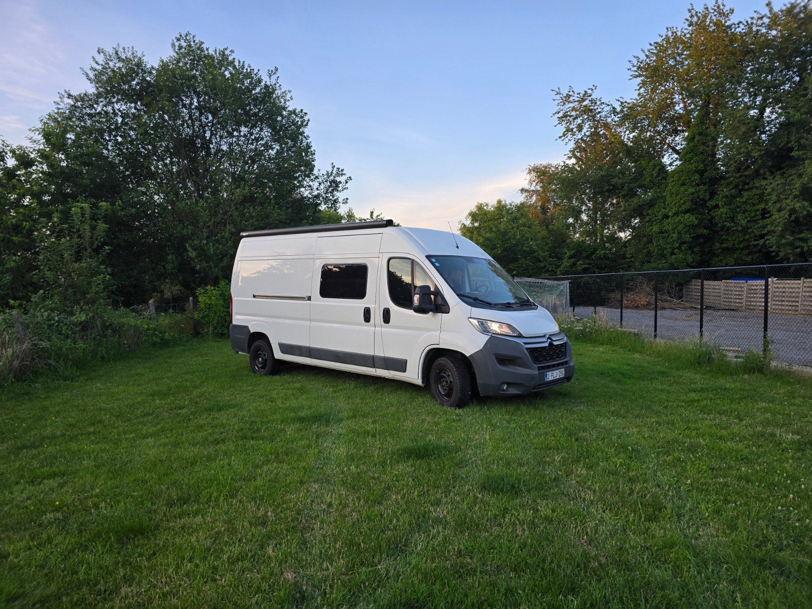 Campervan / Zelfbouwcamper Citroen Jumper / volledig offgrid, Diesel, Particulier, Auvent, Réfrigérateur