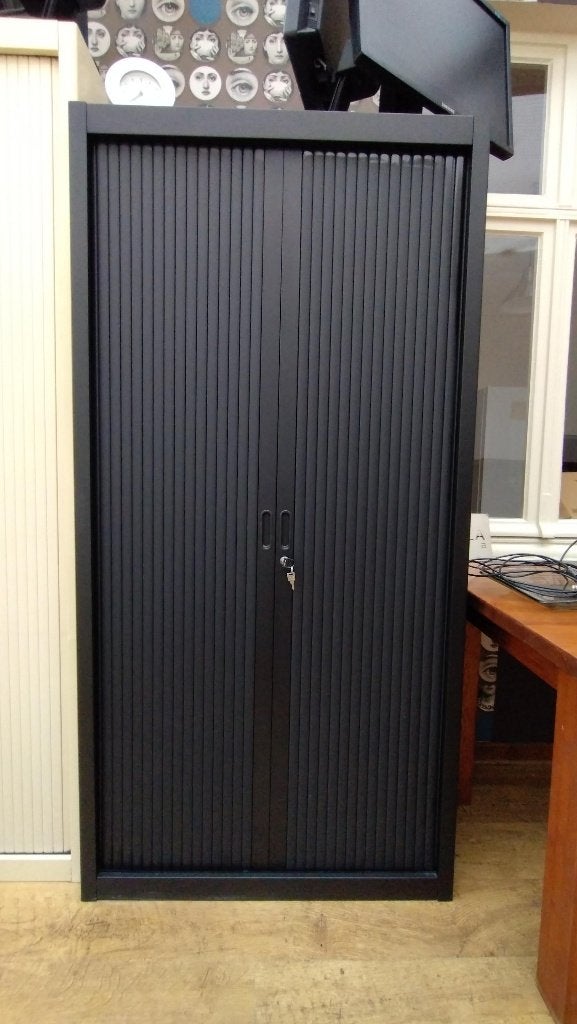 Armoire à volets noire marque Bruneau, Articles professionnels, Enlèvement