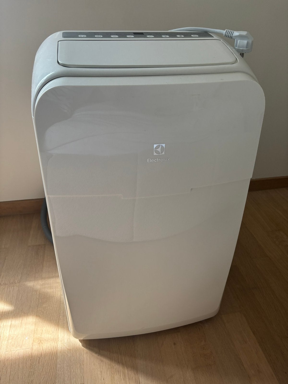 Electrolux Airco, Elektronische apparatuur, Airco's, Ophalen, Zo goed als nieuw, Verwarmen, Mobiele airco