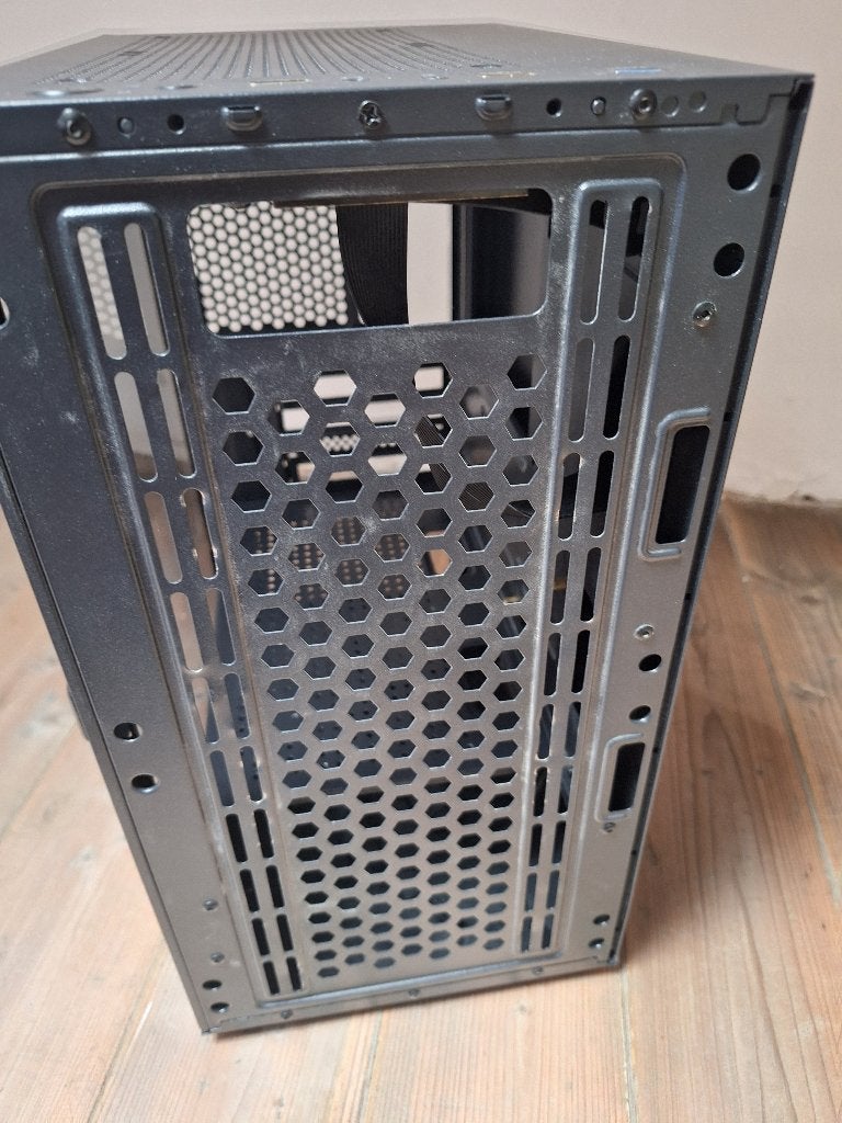 Antec NX200M – Boîtier PC Micro-ATX, Informatique & Logiciels, Enlèvement, Utilisé