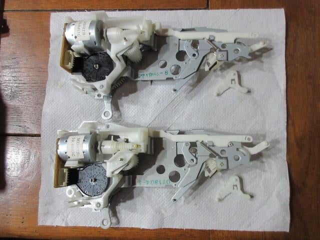 Loading block VCR Hitachi 7468854 neuf, Enlèvement ou Envoi, Neuf, Lecteur ou enregistreur VHS