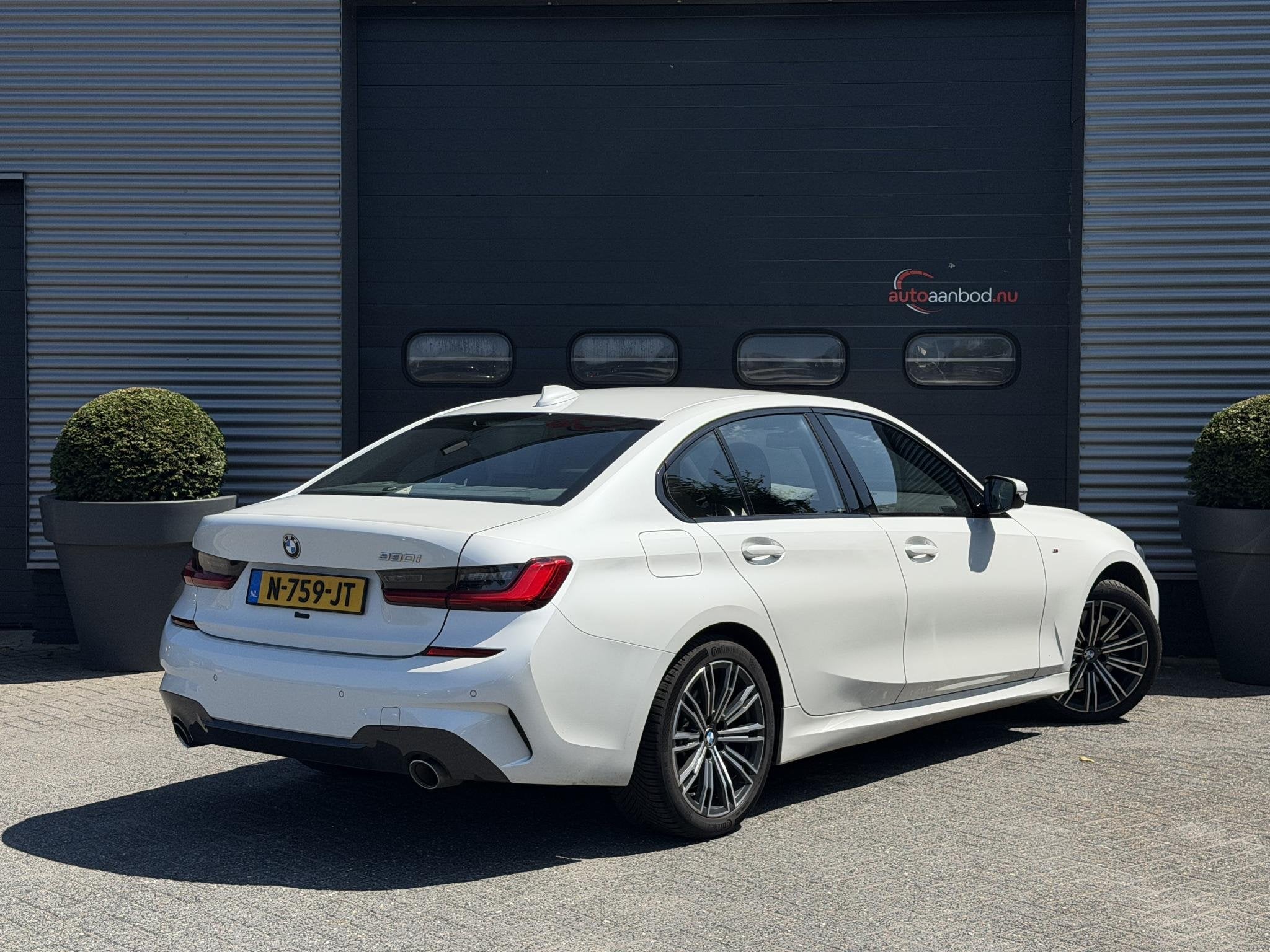 BMW 3-serie 330i High Executive M-Sport | Navigatie | Climat, Auto's, Automaat, Achterwielaandrijving, Gebruikt, Euro 6