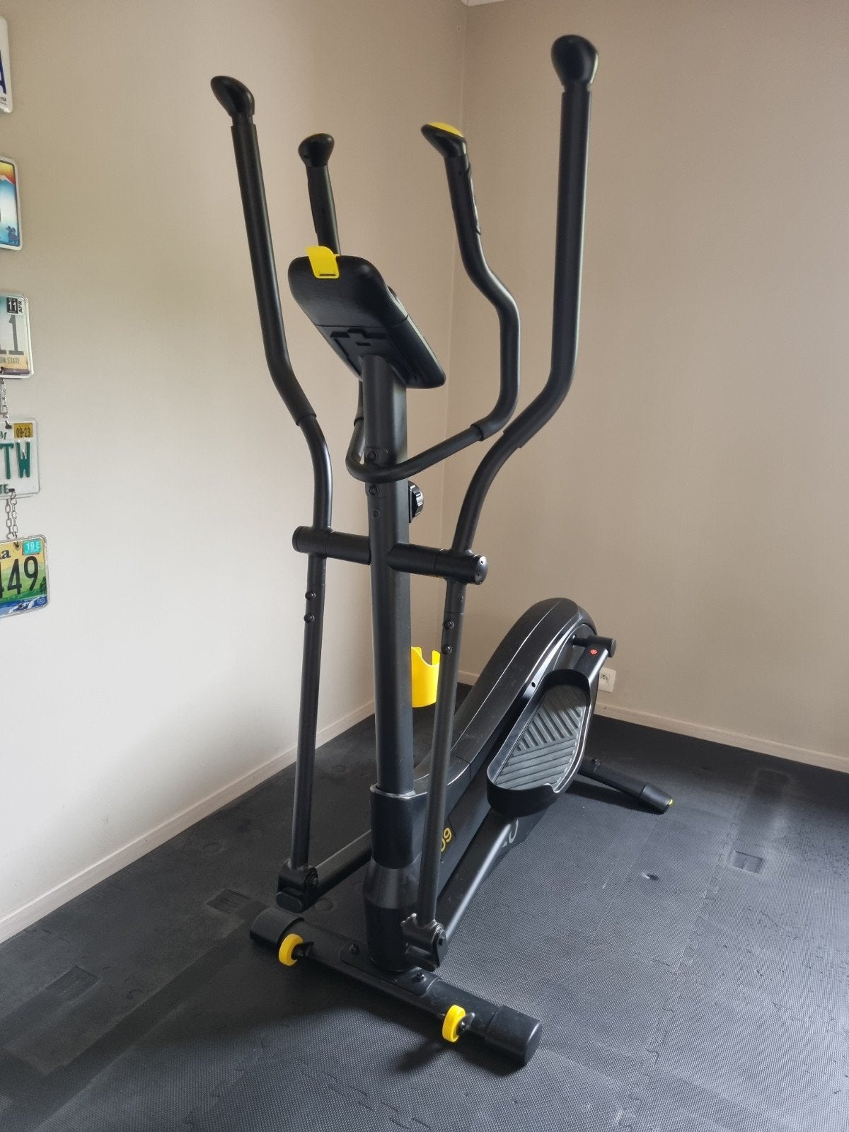 Elliptique  connecté et auto alimenté en état proche du neuf, Ophalen, Nieuw, Crosstrainer