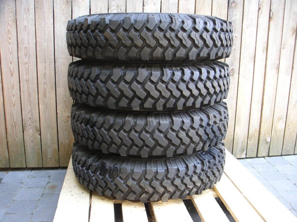 LAND ROVER Defender — Pneus Terrain MICHELIN XZL - GOODYEAR, Autos : Pièces & Accessoires, Pneus & Jantes, Neuf, 4 Saisons, 16 pouces