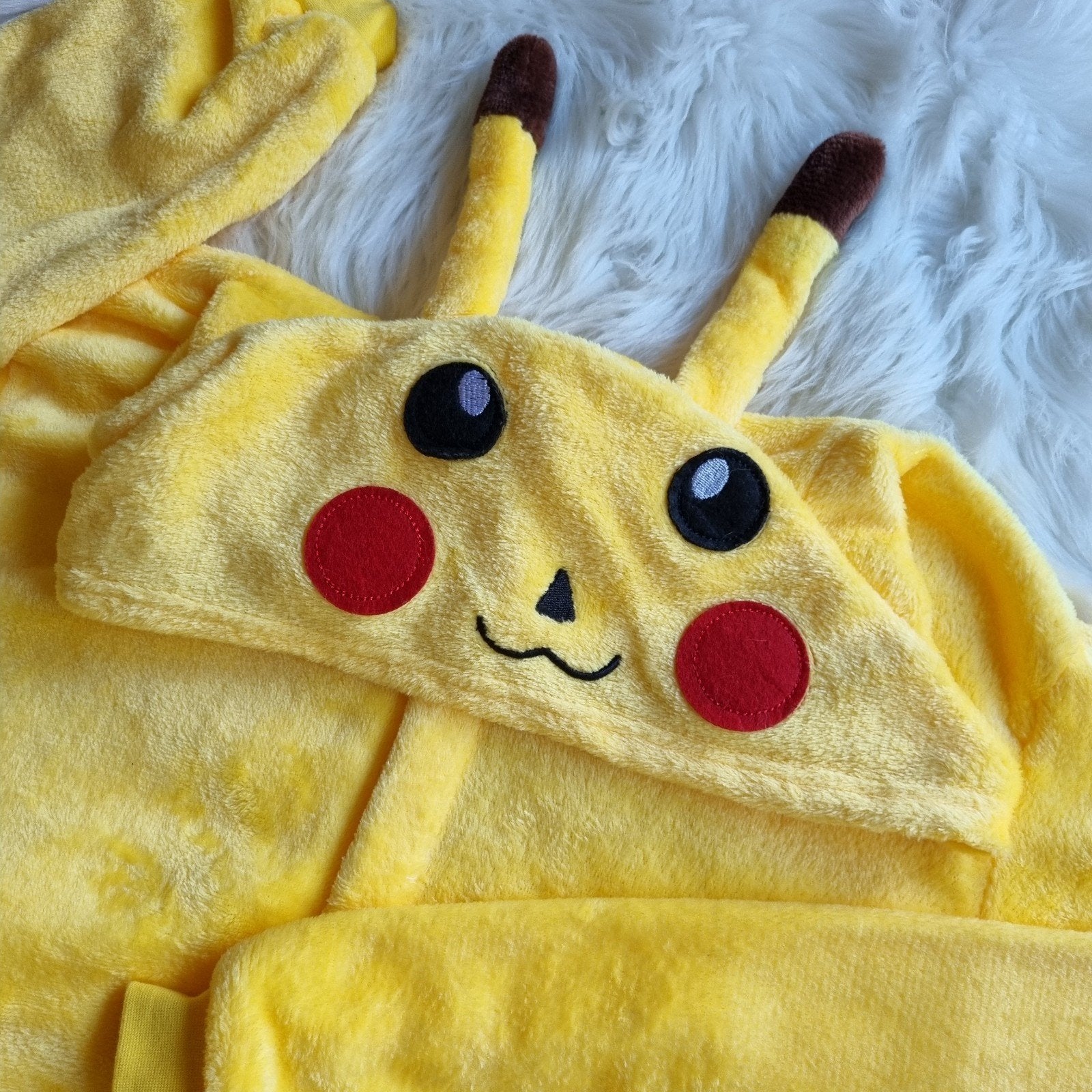 Pokémon Pickachu onesie - jumpsuitkostuum - XL - nieuw!, Pickachu, Ophalen of Verzenden, Kleding, Maat 56/58 (XL)