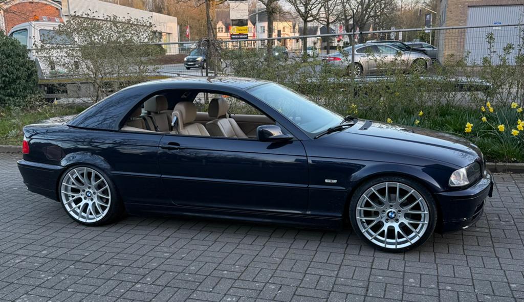 Prachtige 318ci cabriolet 98.000 km, 4 zetels, Achterwielaandrijving, Beige, 4 cilinders