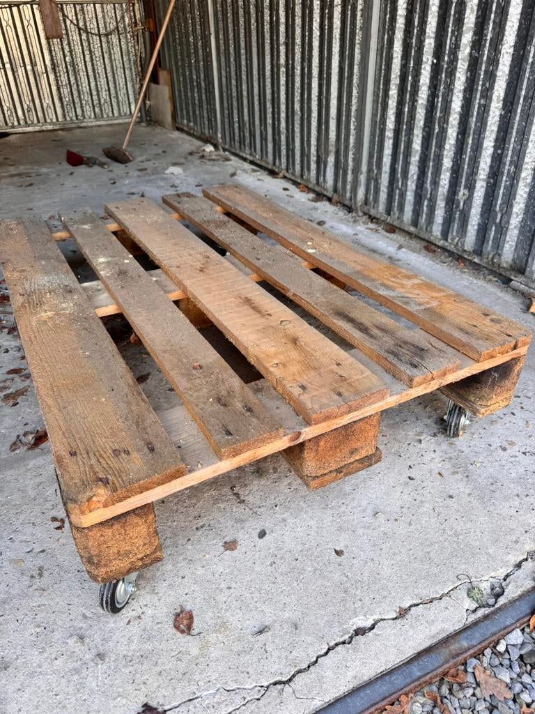 Europallet op wielen, Doe-het-zelf en Bouw, Hout en Planken, Ophalen, Zo goed als nieuw