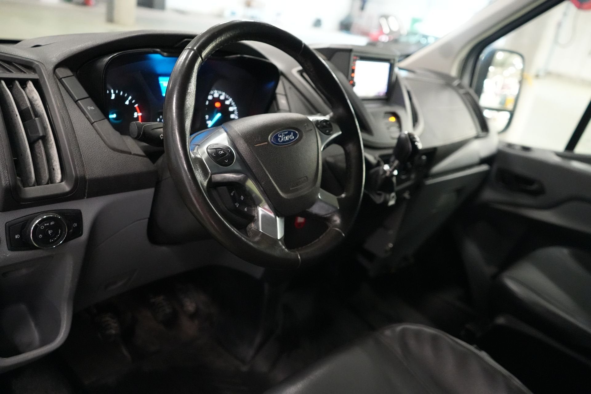 (1UQQ839) FORD TRANSIT 2T 350M FOU MWB HR DSL, Auto's, Voorwielaandrijving, Stof, Gebruikt, Euro 6