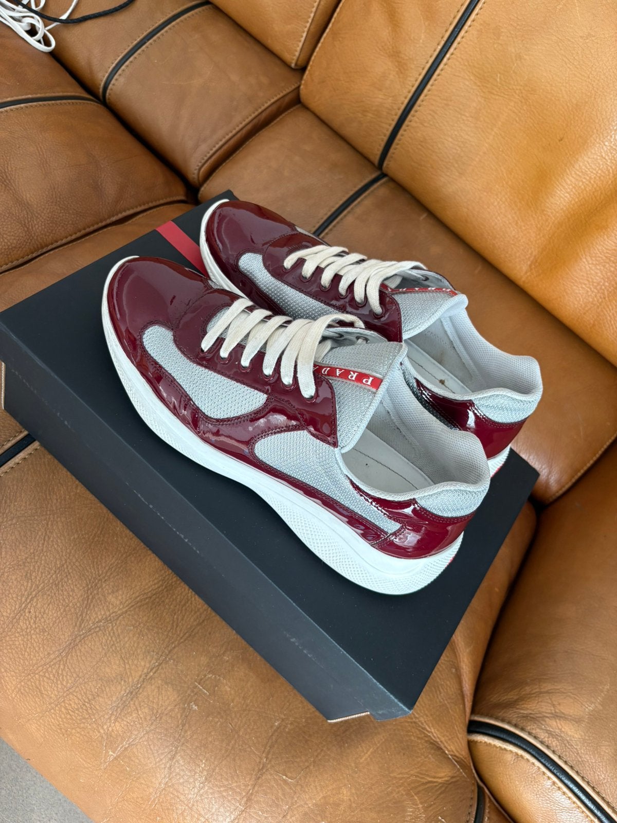 Prada America’s Cup Burgundy 43 (9), Vêtements | Hommes, Autres couleurs, Comme neuf, Enlèvement, Baskets