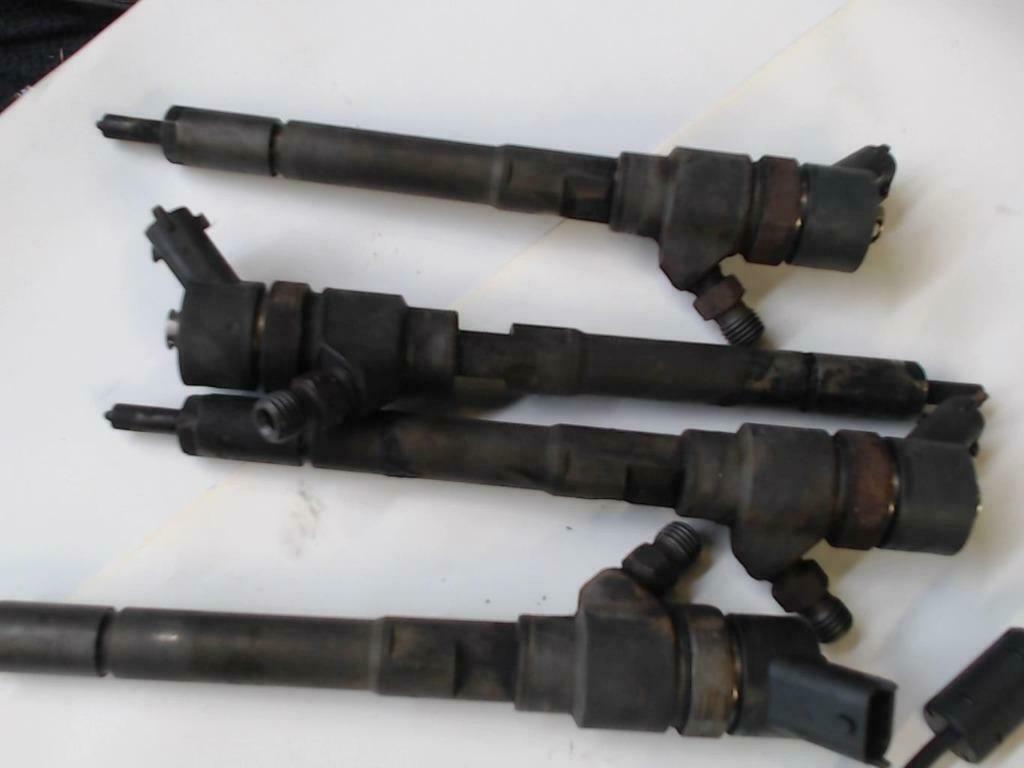 Injecteur Kia Carens 3 2.0 CRDi 100kw 0445110258 2006-2013, Ophalen of Verzenden, Gebruikt, Kia