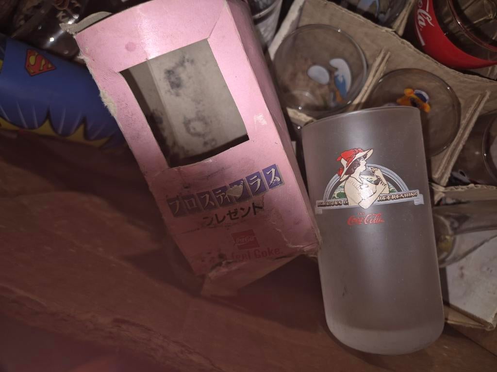 Coca-Cola glas china, Envoi
